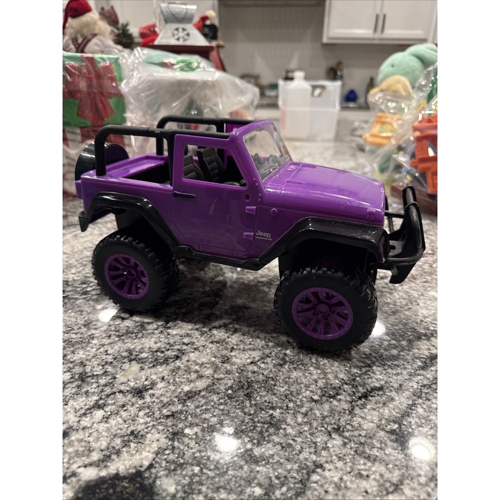 Jada Toys Girlmazing 1/16 Scale Purple R/C Jeep No Remote